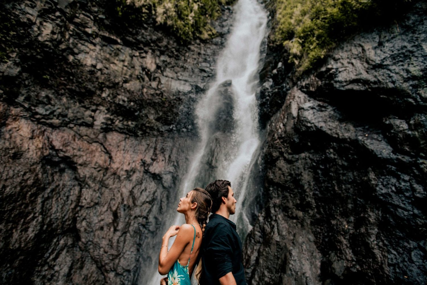 Couple session in the Tahiti tropical forest
