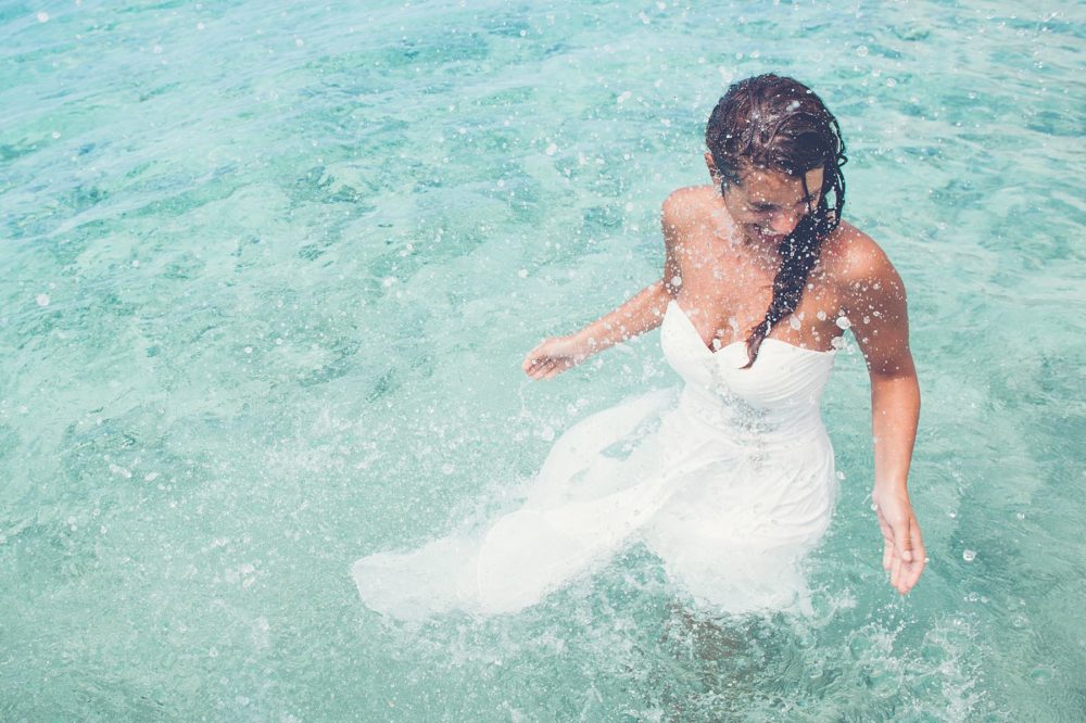 Séance Trash The Dress Sofitel Moorea - Plage de Temae