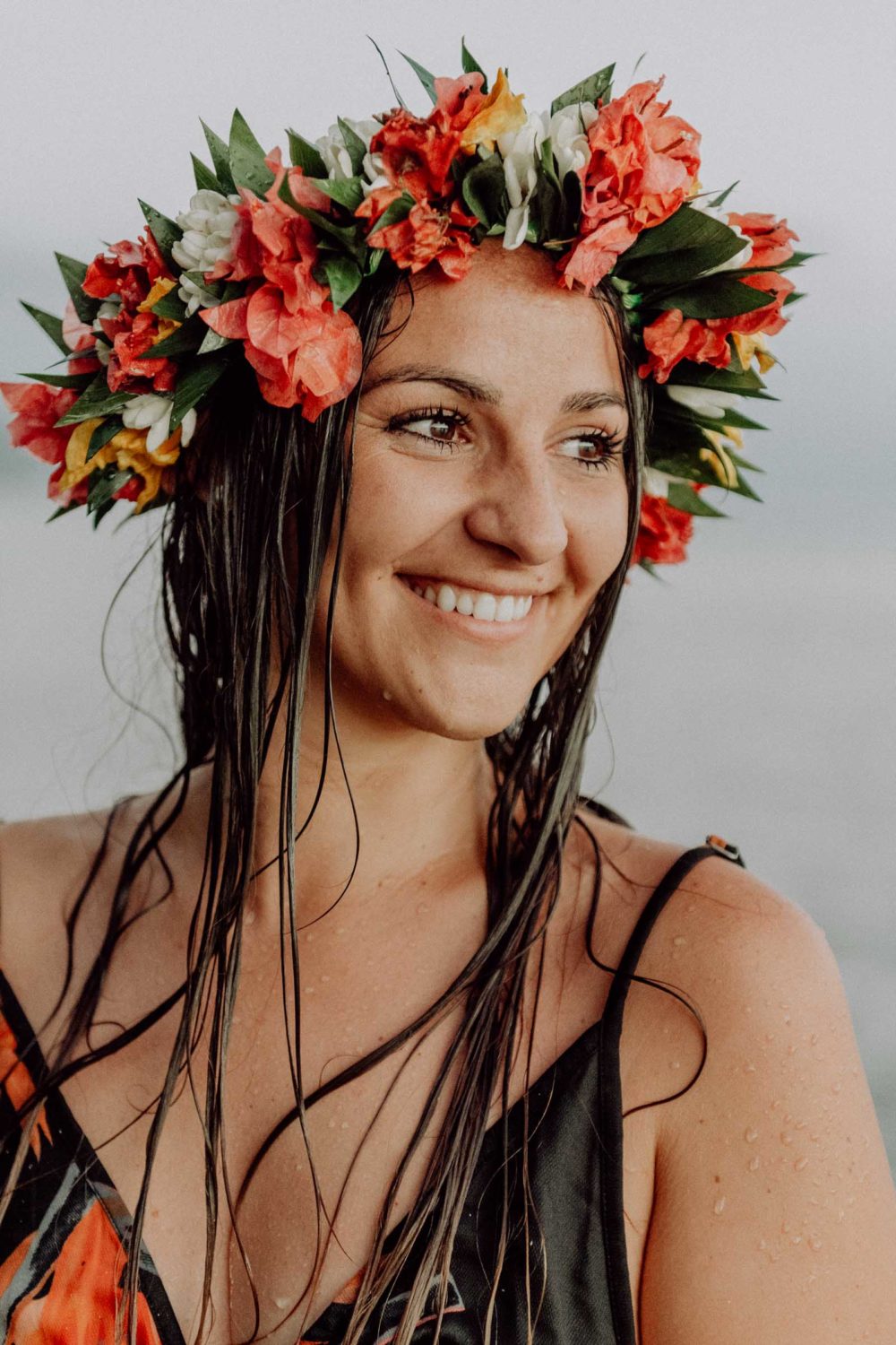 Fun couple photoshoot in Tahiti
