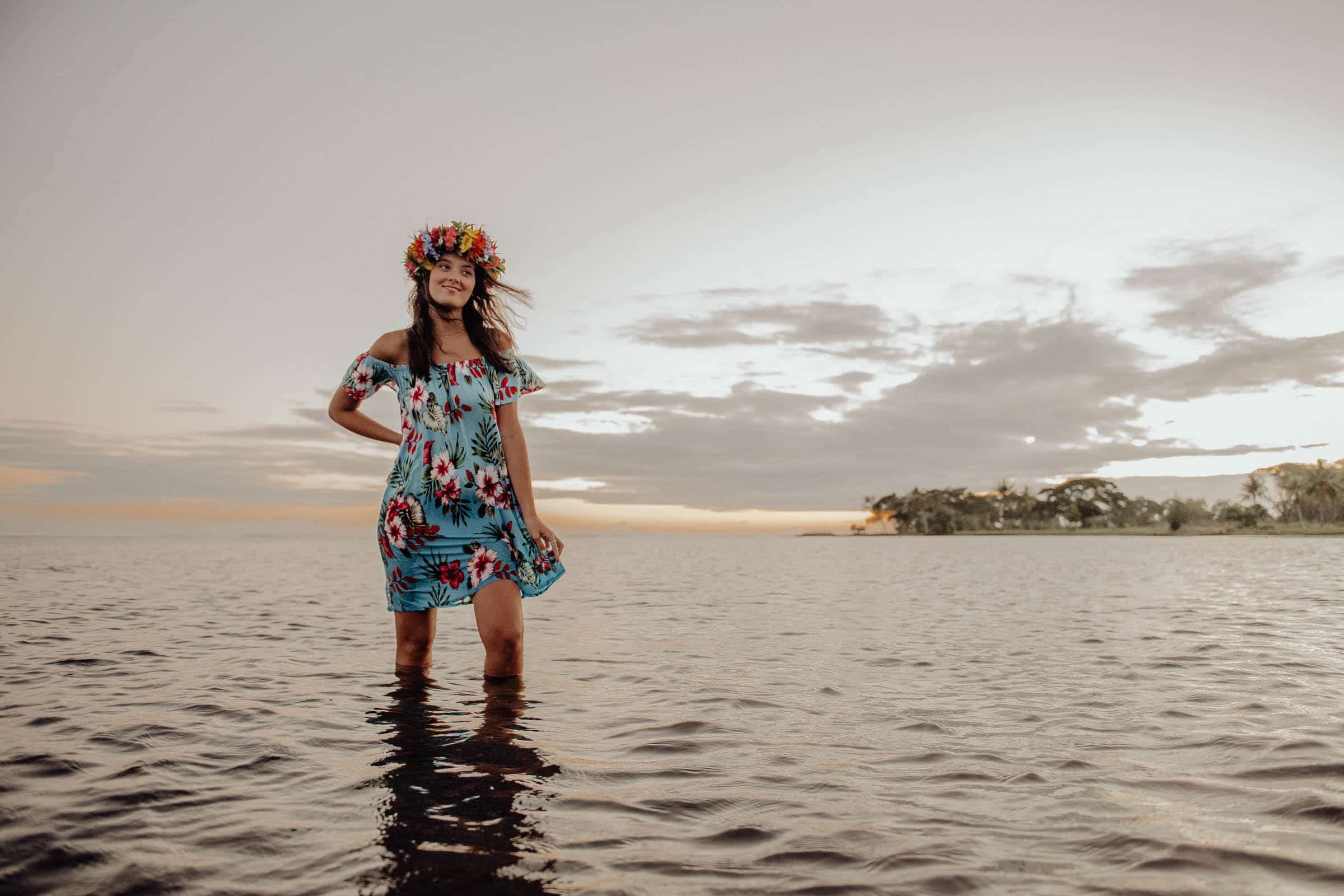Séance photo sous les cocotiers à Tahiti