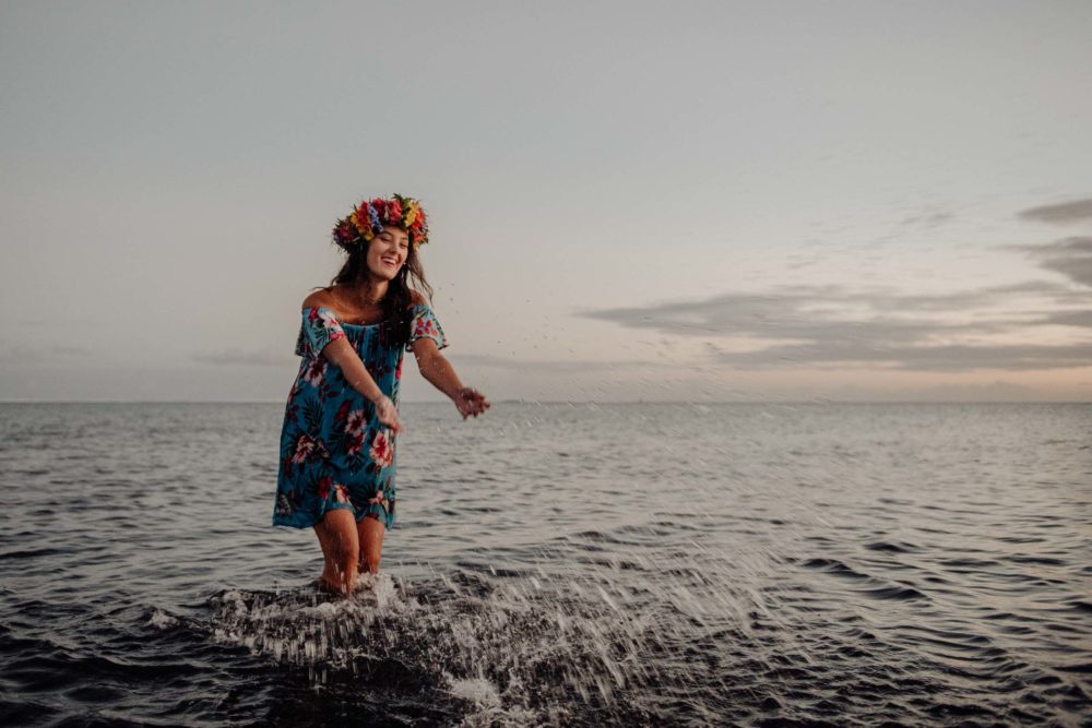 Séance photo sous les cocotiers à Tahiti