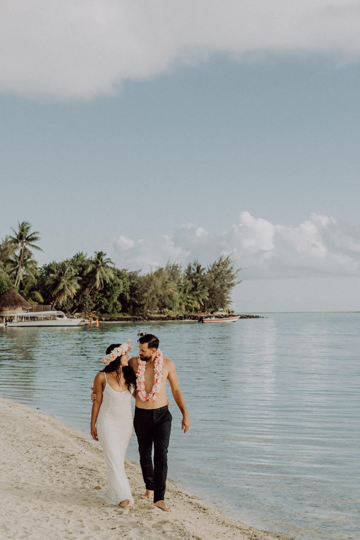 Séance photo couple plage matira bora bora