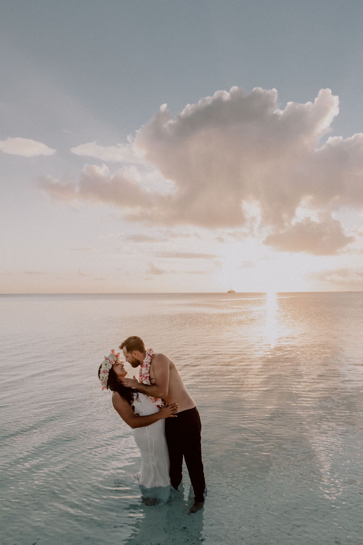 Séance photo couple plage matira bora bora