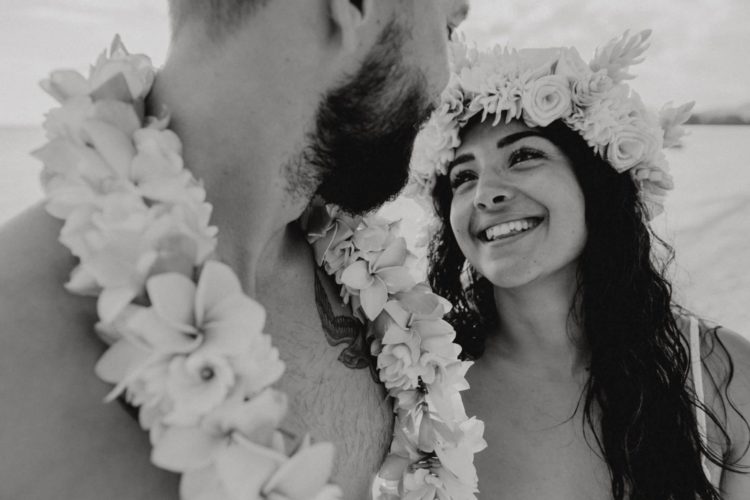 Séance photo couple plage matira bora bora