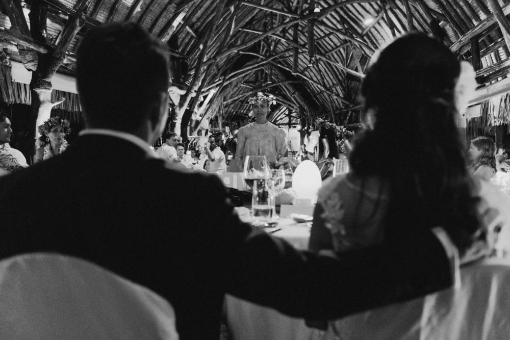 Wedding photographer sofitel moorea