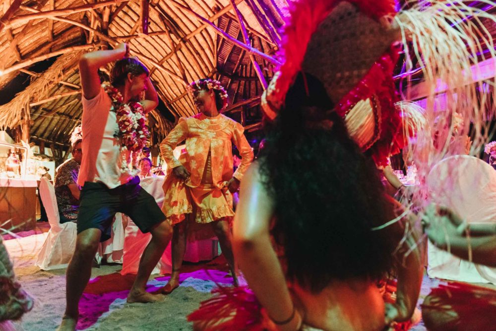 Wedding photographer sofitel moorea