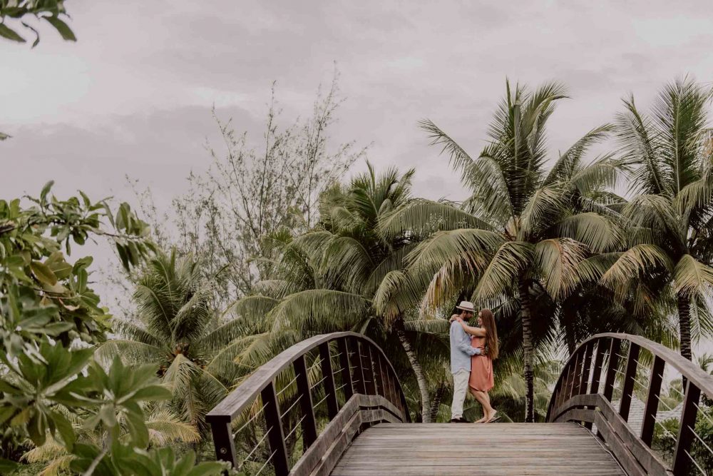 Couple photoshoot St Régis Bora Bora